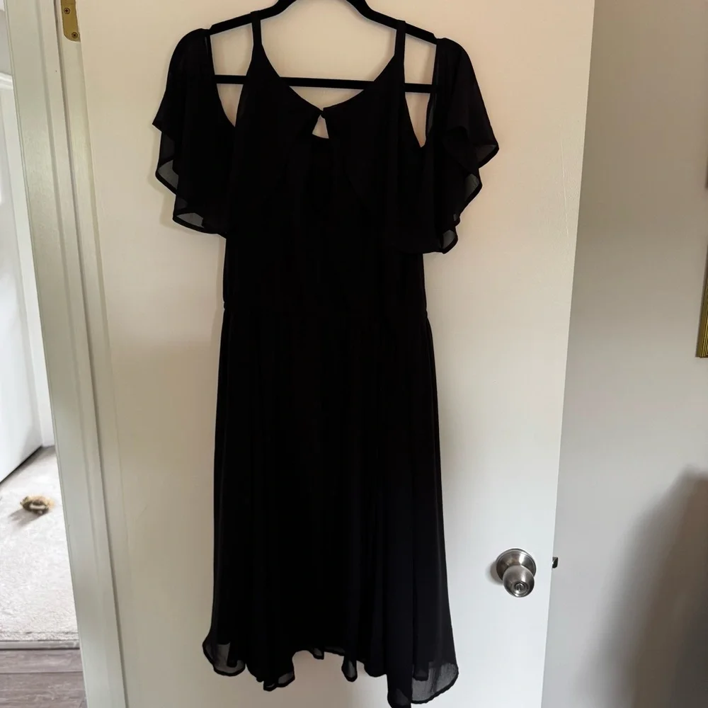 Torrid Black cold shoulder Dress size 2X - Picture 8 of 9